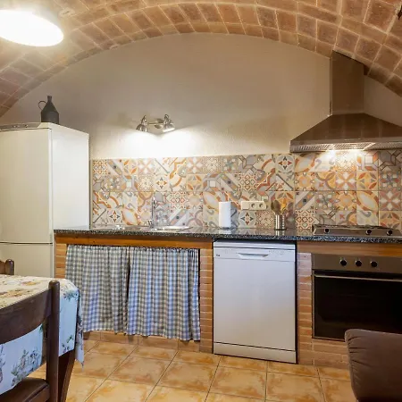 Апартаменты Appealing In With Swimming Pool