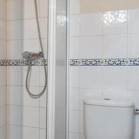 Appealing In With Swimming Pool Жирона