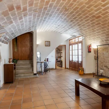 Appealing In With Swimming Pool Апартаменты Жирона