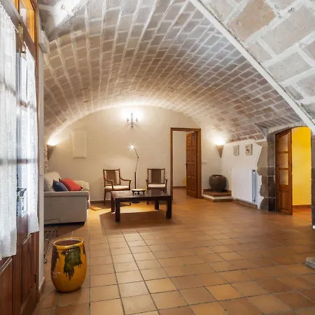 Appealing In With Swimming Pool * Жирона